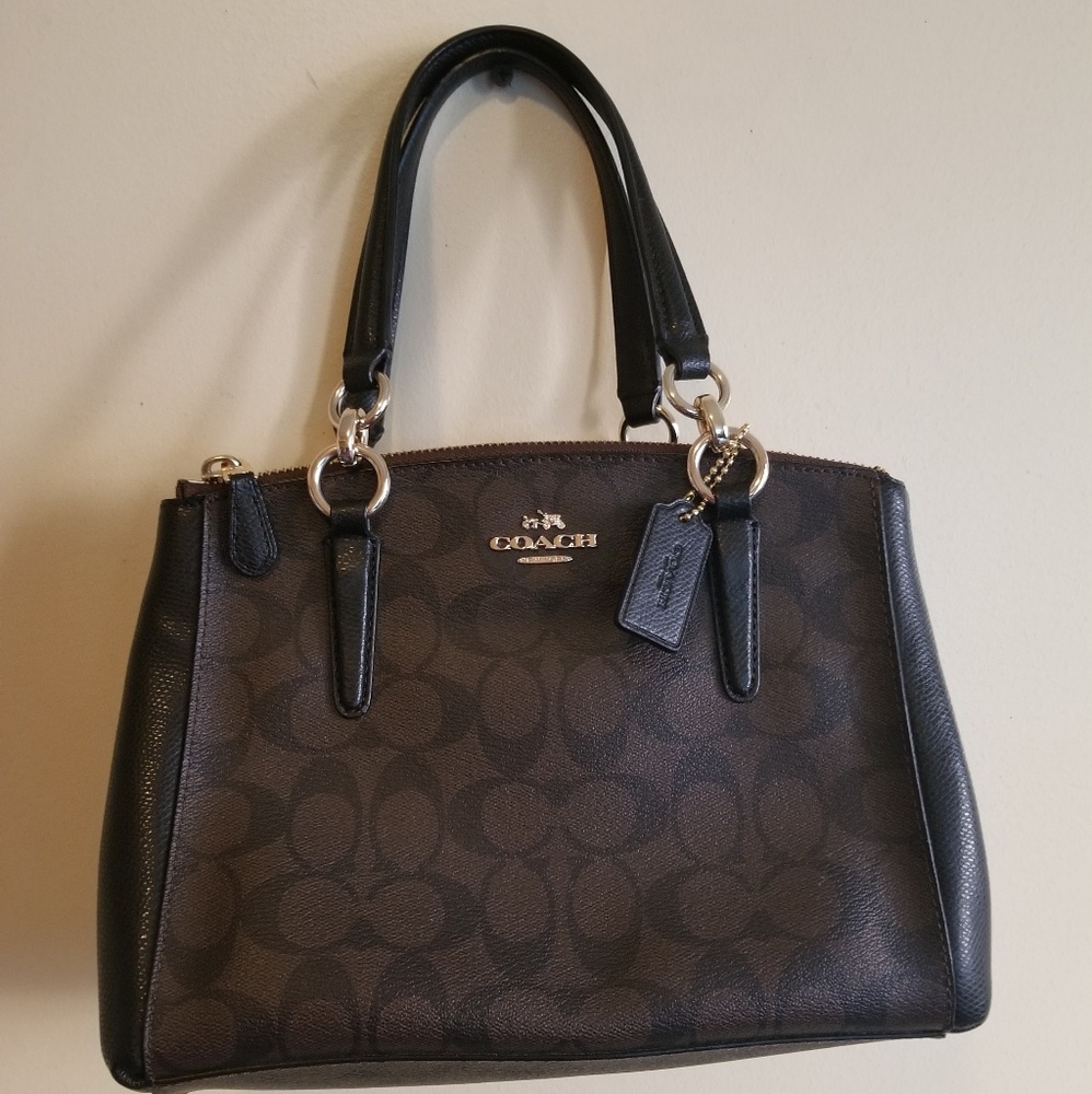 COACH CROSSBODY IN SIGNATURE LEATHER!
